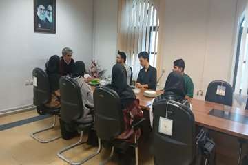 نشست صمیمی سرپرست  دانشکده بهداشت با نمایندگان دانشجویان