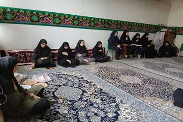 برگزاری مداحی و مراسم زیارت عاشورا در دانشکده بهداشت
