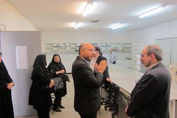 بازدید معاون آموزشی دانشگاه از دانشکده بهداشت
