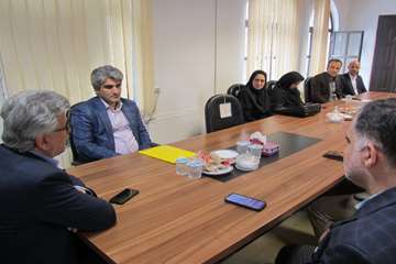 بازدید سرزده رئیس دانشگاه از دانشکده بهداشت