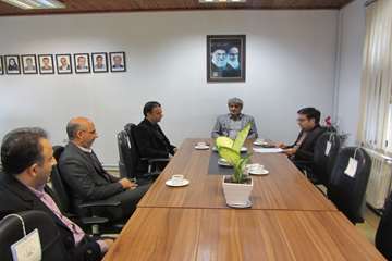 برگزاری جلسه هم اندیشی سرپرست دانشکده بهداشت با گروه بهداشت حرفه ای و ایمنی کار