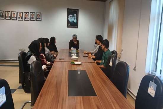 نشست صمیمی سرپرست  دانشکده بهداشت با نمایندگان دانشجویان 
