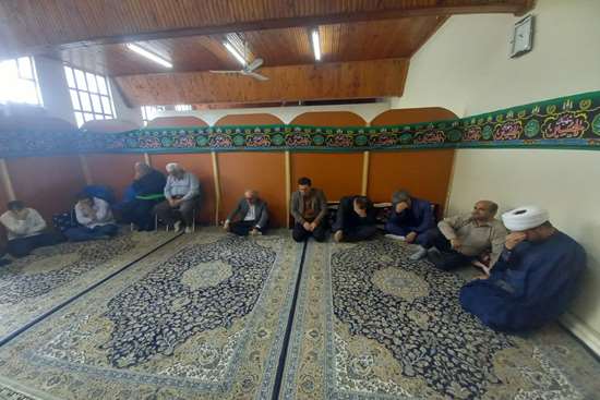 برگزاری مداحی و مراسم زیارت عاشورا در دانشکده بهداشت 