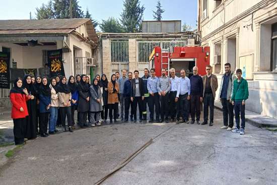 برگزاری مانور آتش‌نشانی در محوطه دانشکده بهداشت 